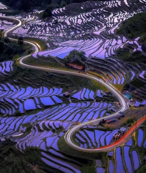 水田層層堆疊「千枚田」...