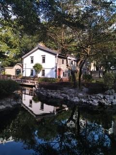 美景

鄉郊寧靜的村落，空氣清新，加上清澈的小河，景色有一種特別寧靜清純的美。...