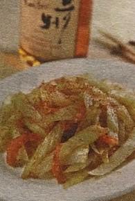雙蝦炒龍津
雙蝦是指蝦乾和蝦子。其他材料是津菜和水發粉絲。先在鑊加油薑粒爆蝦乾和津菜條,加海鹽,粉絲拌過生抽後下鑊炒勻,最後加入蝦子炒至透香,灒上紹酒便上枱。... 雙蝦炒龍津
雙蝦是指蝦乾和蝦子。其他材料是津菜和水發粉絲。先在鑊加油薑粒爆蝦乾和津菜條,加海鹽,粉絲拌過生抽後下鑊炒勻,最後加入蝦子炒至透香,灒上紹酒便上枱。...
