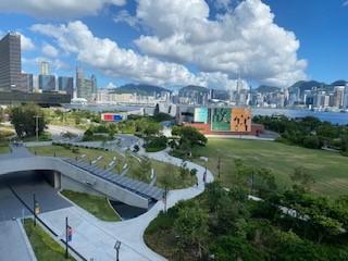 故宮

今天天氣好，在故宮一樓有一戶外露台，風景不錯，適合打咭。...