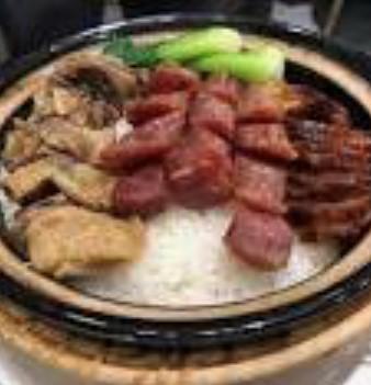 煲仔飯
煲仔飯是以砂鍋或金屬鍋盛載著飯和食材用炭火慢慢地燒熟的食品,過去通常在冬季食用,現在一年四季人們均可享用到。... 煲仔飯
煲仔飯是以砂鍋或金屬鍋盛載著飯和食材用炭火慢慢地燒熟的食品,過去通常在冬季食用,現在一年四季人們均可享用到。...