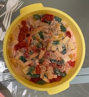 菲律賓沙律

相識十多年的朋友代我如原生家庭一般，連菲傭也用心做了菲律賓式好香甜清爽的沙律款客，好窩心。...