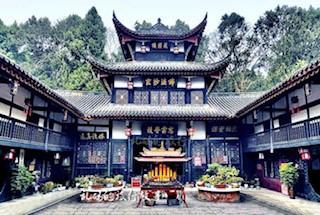 樂至報國寺
樂至報國寺位於四川資陽市樂至縣,整座寺院佔地三萬多平方米,四周青山環抱,背山臨水,環境清幽,寺內古樹參天,濃蔭蔽日,殿、堂、池、橋、亭、洞及摩崖造像融為一體,拾級攬勝,高低錯落,自古就是川... 樂至報國寺
樂至報國寺位於四川資陽市樂至縣,整座寺院佔地三萬多平方米,四周青山環抱,背山臨水,環境清幽,寺內古樹參天,濃蔭蔽日,殿、堂、池、橋、亭、洞及摩崖造像融為一體,拾級攬勝,高低錯落,自古就是川...